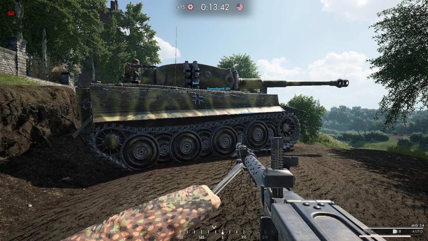 یک Squad سرباز همراه تانک در Squad 44 — Alt بازی واقع گرایانه جنگ جهانی دوم Squad 44